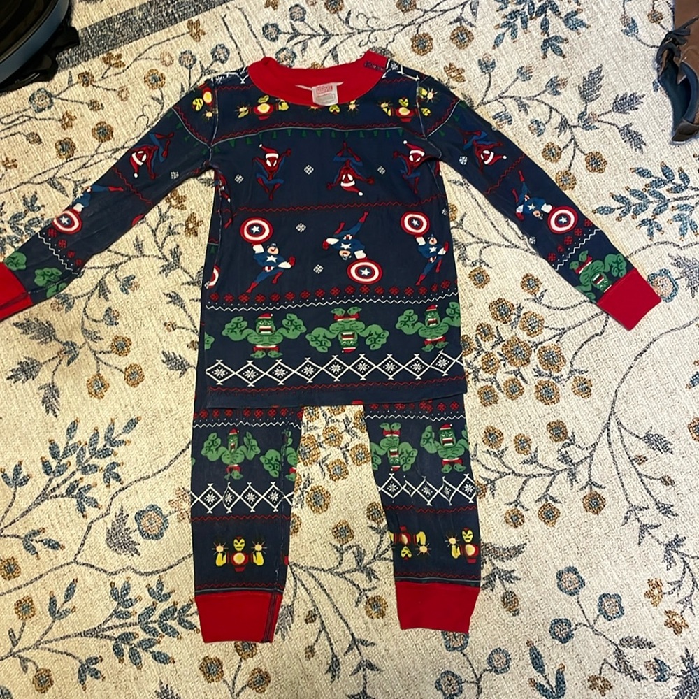 Hanna Andersson size 4 Christmas Marvel superhero pajamas